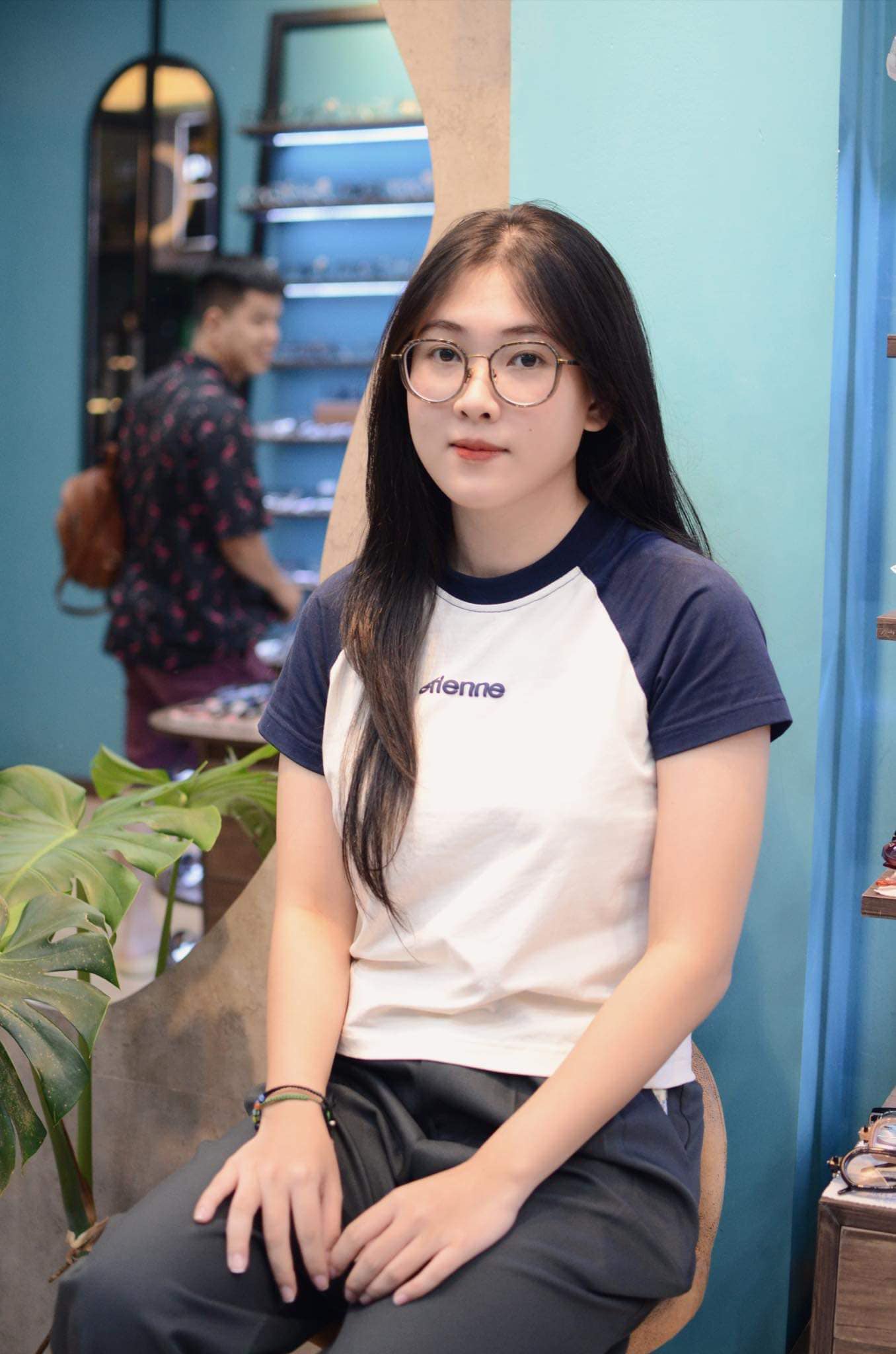 khach hang xinh gai tai morell nha trnag